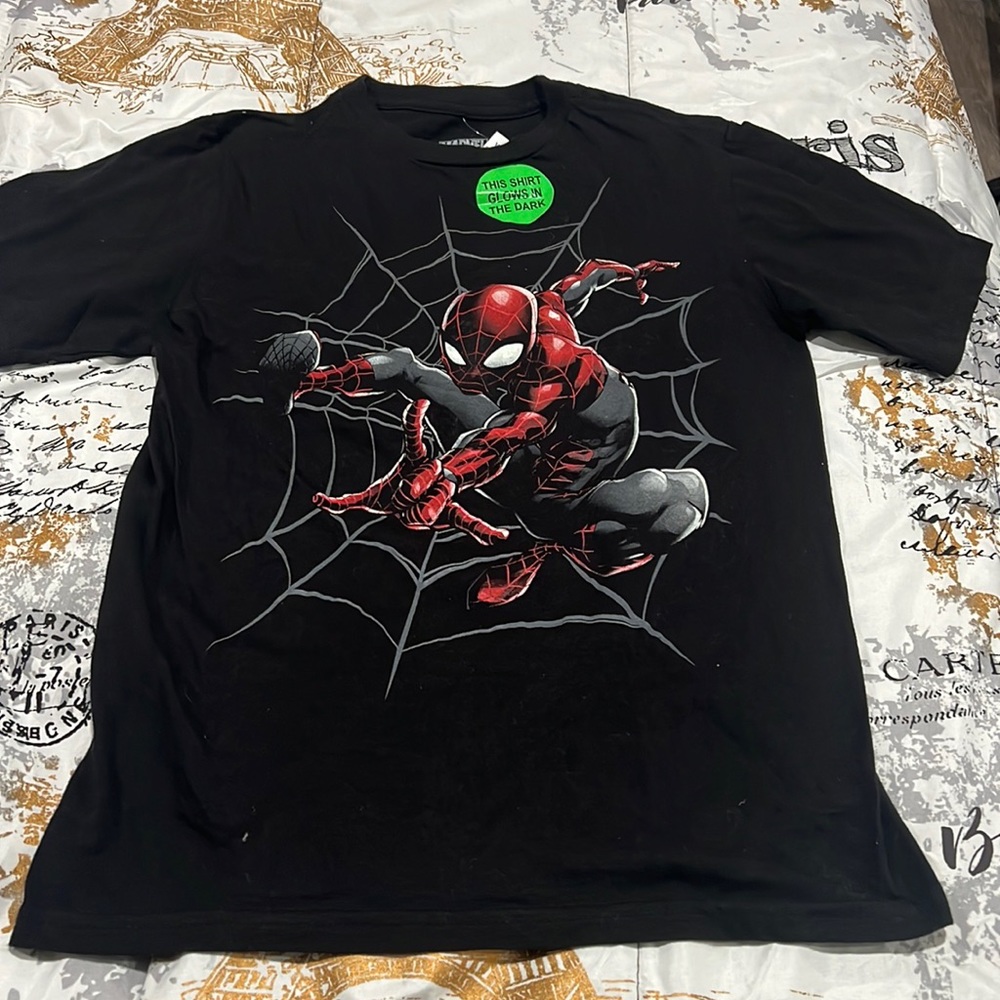 Marvel glow in the dark tee